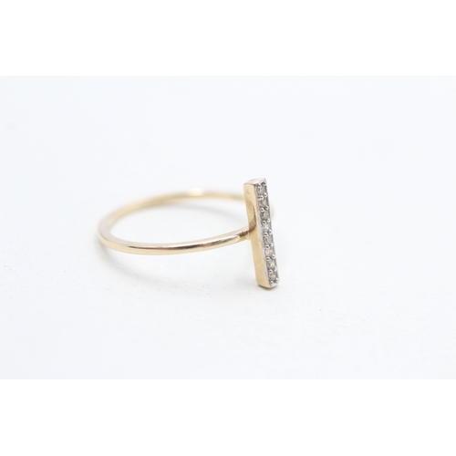 270 - 9ct gold diamond dress ring (1.2g) Size N 1/2