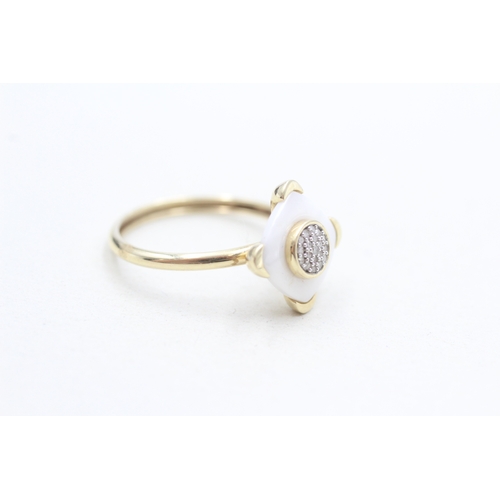272 - 9ct gold diamond dress ring (2.4g) Size P