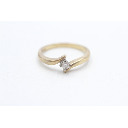 278 - 9ct gold diamond solitaire ring (2.8g) Size P