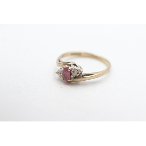 282 - 9ct gold ruby & diamond dress ring (2g) Size M 1/2