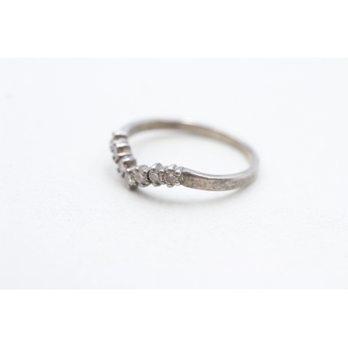 290 - 9ct gold diamond wishbone ring (1.7g) Size O