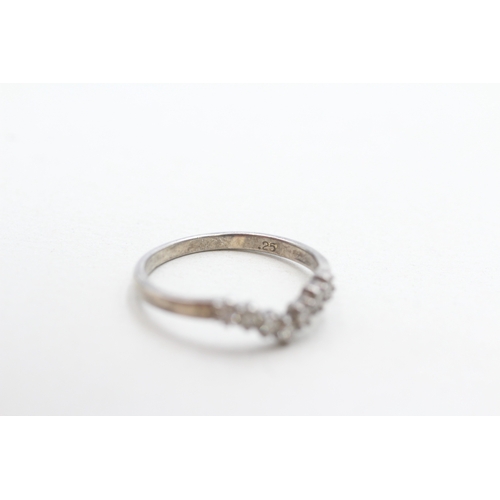 290 - 9ct gold diamond wishbone ring (1.7g) Size O
