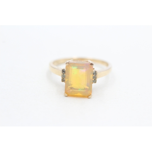 300 - 9ct gold opal & green gemstone dress ring (2.8g) Size P