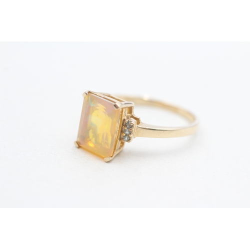 300 - 9ct gold opal & green gemstone dress ring (2.8g) Size P