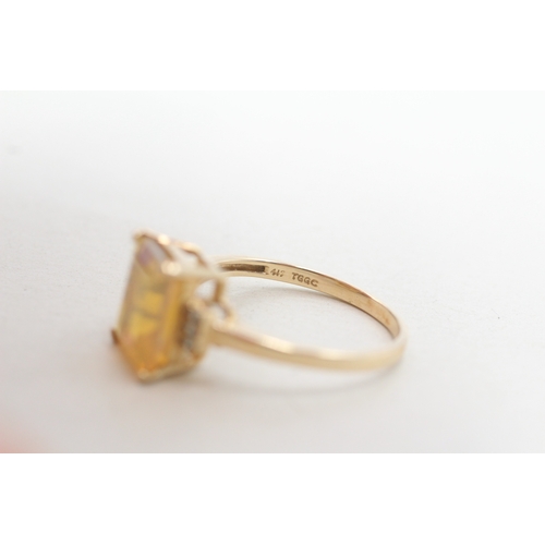 300 - 9ct gold opal & green gemstone dress ring (2.8g) Size P