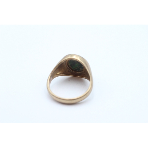 31 - 9ct gold vintage bloodstone set signet ring (4.4g) Size K