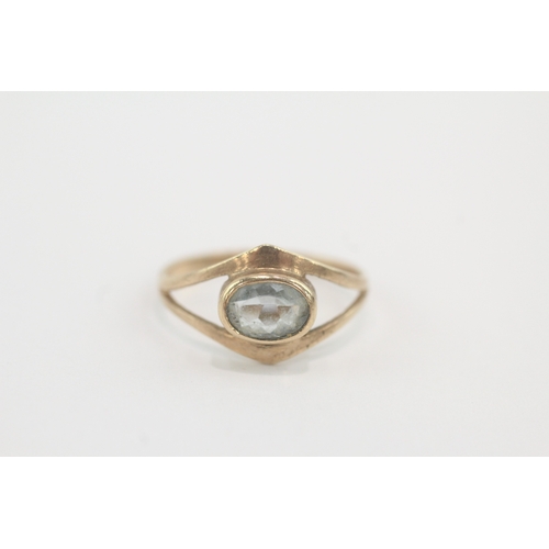 32 - 9ct gold aquamarine dress ring (1.5g) Size L