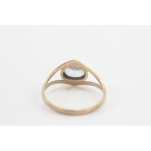 32 - 9ct gold aquamarine dress ring (1.5g) Size L