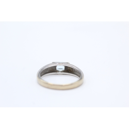 34 - 9ct gold topaz single stone ring (2.9g) Size N 1/2