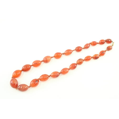 46 - 9ct gold vintage carnelian necklace (38g)