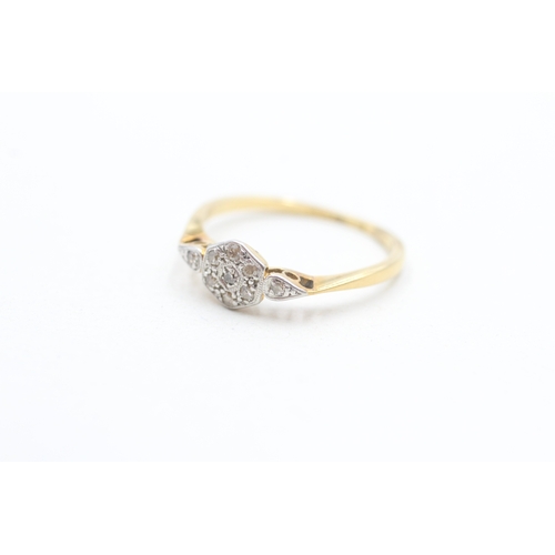 47 - 18ct gold and platinum diamond geometric ring (2.1g) Size N