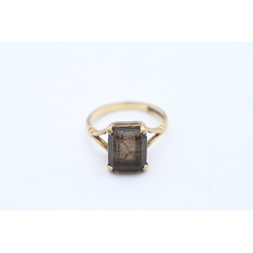 48 - 9ct gold smokey quartz single stone ring (2.5g) Size J