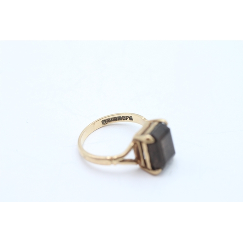 48 - 9ct gold smokey quartz single stone ring (2.5g) Size J