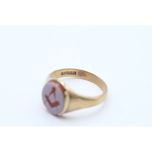 49 - 9ct gold vintage sardonyx masonic symbol intaglio signet ring (5.8g) Size V 1/2
as seen