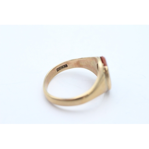 49 - 9ct gold vintage sardonyx masonic symbol intaglio signet ring (5.8g) Size V 1/2
as seen