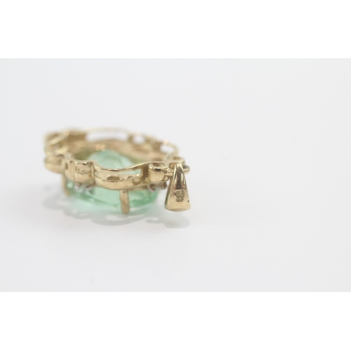 50 - 9ct gold fluorite & diamond pendant (4.6g)