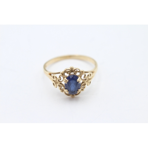 53 - 9ct gold sapphire set ring (1.8g) Size M