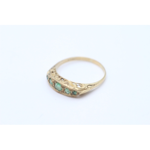 55 - 9ct gold emerald five-stone boat ring (2g) Size P 1/2