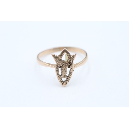 19 - 9ct gold New Zealand Columba College signet ring (1.6g) Size O 1/2