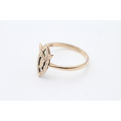 19 - 9ct gold New Zealand Columba College signet ring (1.6g) Size O 1/2