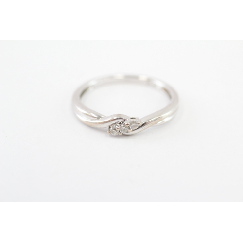 198 - 9ct gold diamond trilogy ring (1.8g) Size O