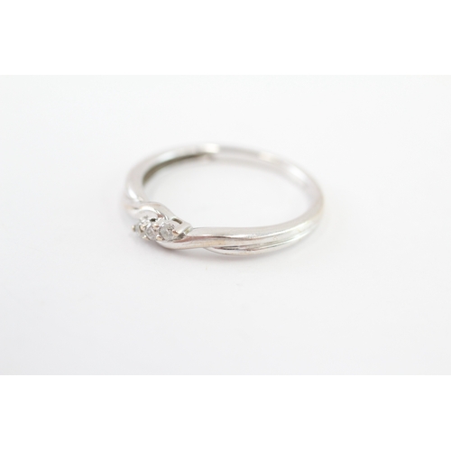 198 - 9ct gold diamond trilogy ring (1.8g) Size O
