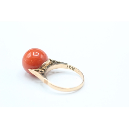 20 - 9ct gold coral sphere ring (4.2g) Size K