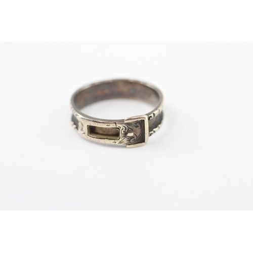 200 - 9ct gold buckle ring (1.9g) Size M