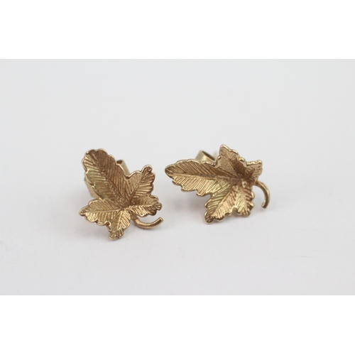 203 - 9ct gold maple leaf stud earrings (1.6g)