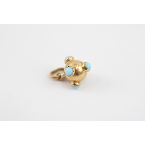 204 - 18ct gold turquoise sputnik charm (1.5g)