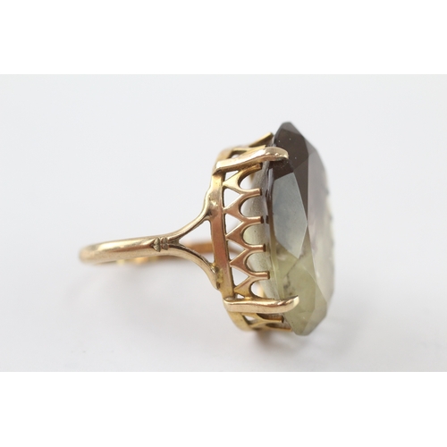 206 - 9ct gold smokey quartz cocktail ring (6.2g) Size M
