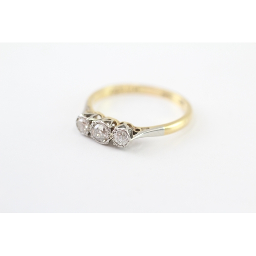 208 - 18ct gold & platinum diamond trilogy ring (2.4g) Size O