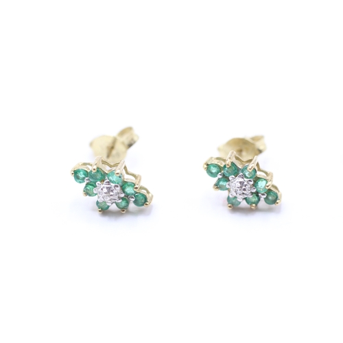212 - 9ct gold emerald and diamond earring and pendant set (2g)