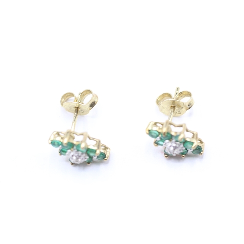 212 - 9ct gold emerald and diamond earring and pendant set (2g)