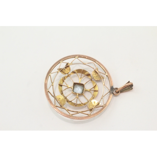 216 - 9ct gold antique blue topaz & seed pearl pendant (2.6g)
