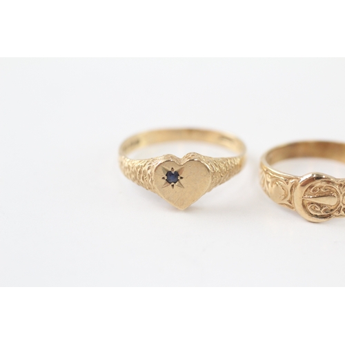 220 - 2x 9ct gold vintage sapphire signet & buckle ring (3.2g) Size I + K