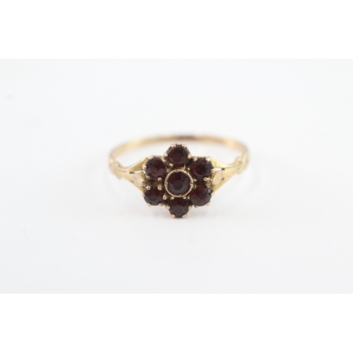 36 - 9ct gold vintage garnet cluster ring (1.5g) Size O 1/2