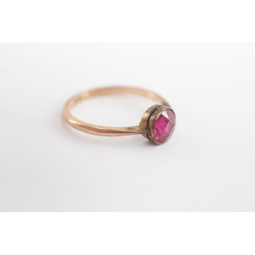 37 - 9ct gold antique synthetic ruby solitaire ring (1.7g) Size N