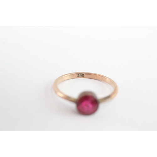 37 - 9ct gold antique synthetic ruby solitaire ring (1.7g) Size N