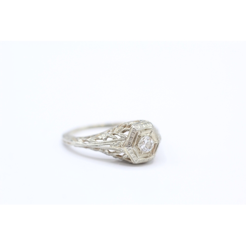 38 - 9ct gold diamond ornate single stone ring (2.3g) Size K