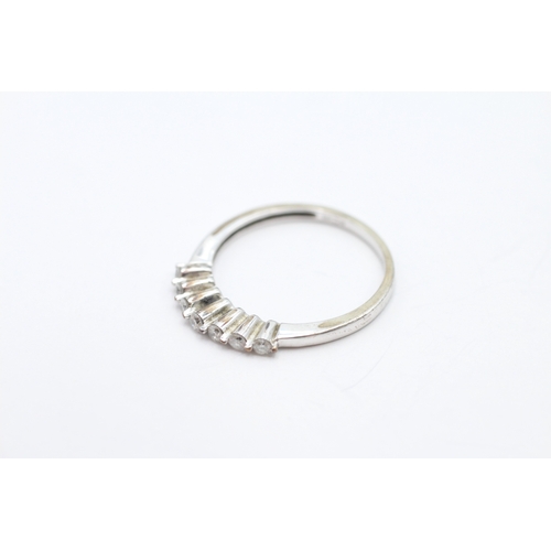 43 - 9ct white gold diamond seven-stone ring (1.5g) Size O