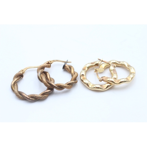 48 - 2x 9ct gold patterned hoop earrings (4.2g)
