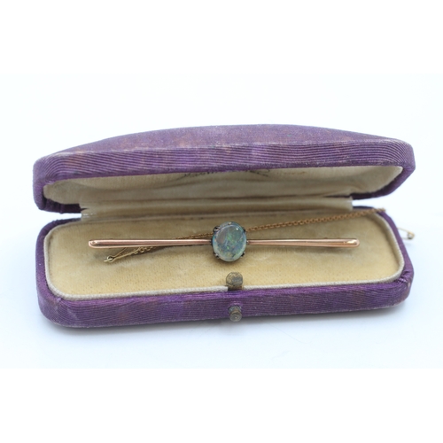 7 - 9ct gold opal doublet bar brooch on box (3.3g)