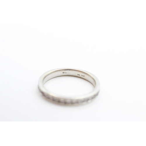 20 - 9ct white gold channel set diamond half eternity ring (2.5g) Size L