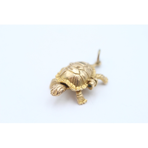 14 - 9ct gold turtle locket pendant (4.7g)