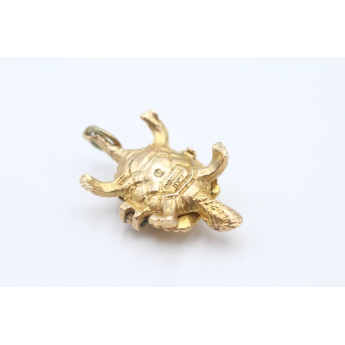 14 - 9ct gold turtle locket pendant (4.7g)