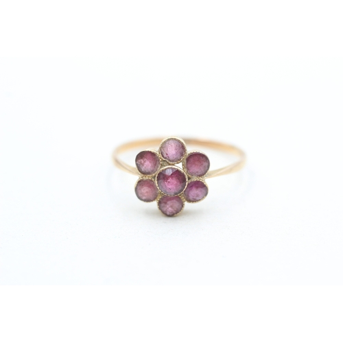 27 - 9ct gold garnet cluster ring (1.4g) Size N