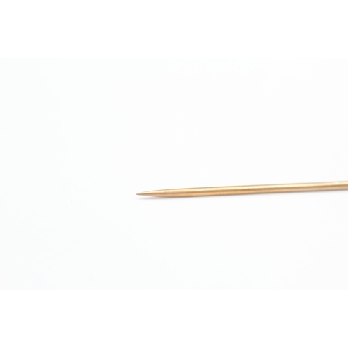 10 - 18ct gold potential natural split pearl stick pin with 9ct pin (2.2g)