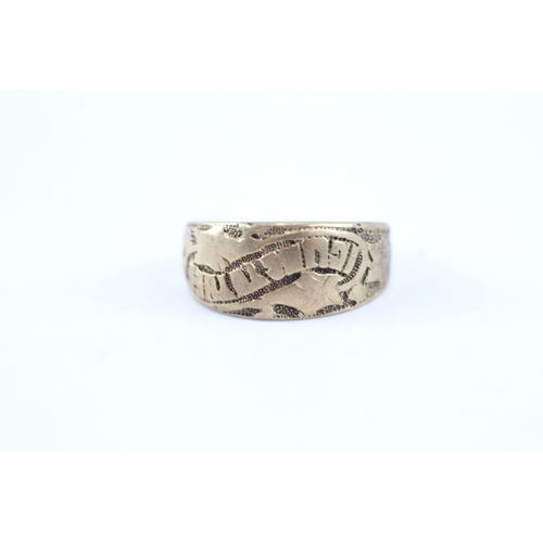 18 - 9ct gold antique ring (2.6g) Size K