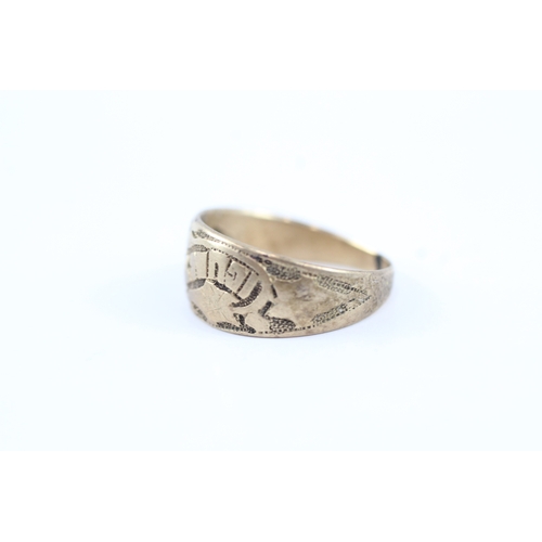18 - 9ct gold antique ring (2.6g) Size K